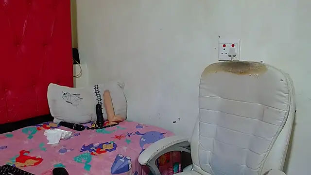 SexyChantyBabe25 online show from March 27, 9:27 pm