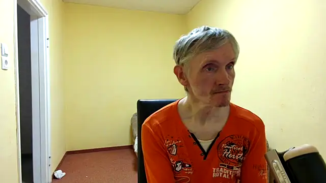 k74robert online show from April 15, 4:33 pm
