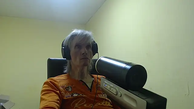 k74robert online show from December 2, 10:55 pm