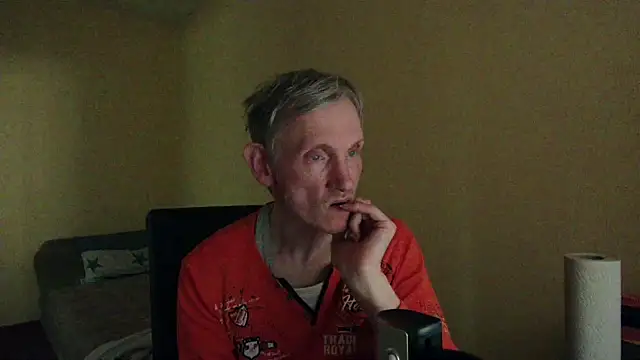 Snapshot of k74robert chatting on February 12, 1:00 pm k74robert online show from February 12, 1:00 pm