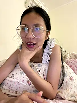 Lil-Gi online show from November 8, 5:05 pm