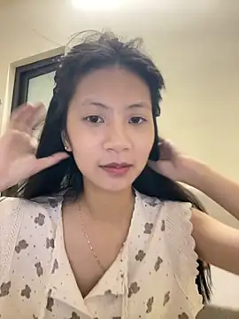 Lil-Gi online show from October 2, 4:10 pm