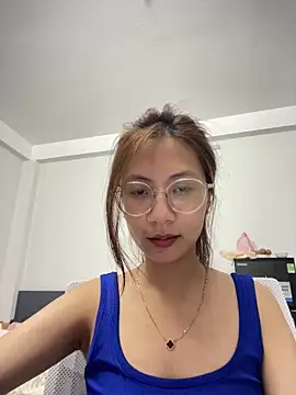 Lil-Gi online show from March 31, 3:36 pm