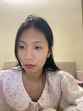 Lil-Gi online show from November 3, 3:26 pm