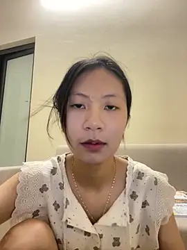 Lil-Gi online show from October 5, 3:47 pm