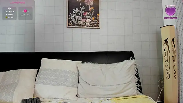 Snapshot of Light_Haze chatting on October 14, 3:34 pm Light Haze online show from October 14, 3:34 pm