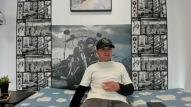 Snapshot of Light_Haze chatting on October 22, 3:33 pm Light Haze online show from October 22, 3:33 pm