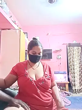 Snapshot of biggbobbsgirl chatting on February 19, 6:27 pm biggbobbsgirl online show from February 19, 6:27 pm