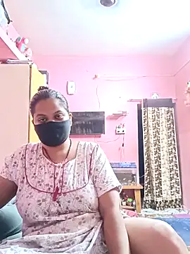 Snapshot of biggbobbsgirl chatting on February 10, 6:18 pm biggbobbsgirl online show from February 10, 6:18 pm