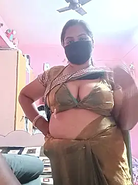 Snapshot of biggbobbsgirl chatting on January 10, 6:25 pm biggbobbsgirl online show from January 10, 6:25 pm