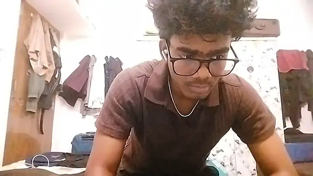 Snapshot of Rahulisagoodguy chatting on November 15, 11:03 am Rahulisagoodguy online show from November 15, 11:03 am