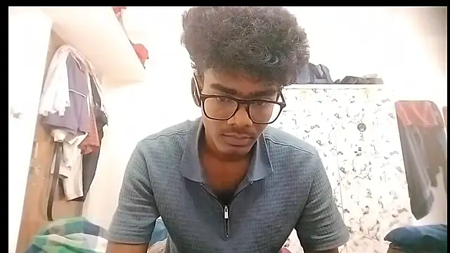 Snapshot of Rahulisagoodguy chatting on September 15, 10:05 am Rahulisagoodguy online show from September 15, 10:05 am