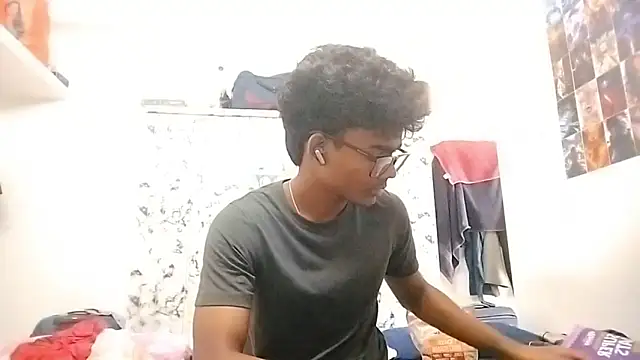 Snapshot of Rahulisagoodguy chatting on October 30, 9:07 am Rahulisagoodguy online show from October 30, 9:07 am