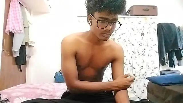 Snapshot of Rahulisagoodguy chatting on October 22, 5:40 am Rahulisagoodguy online show from October 22, 5:40 am