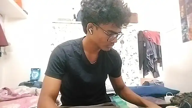 Snapshot of Rahulisagoodguy chatting on November 5, 6:27 am Rahulisagoodguy online show from November 5, 6:27 am