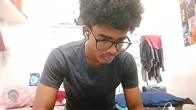 Snapshot of Rahulisagoodguy chatting on November 4, 9:02 am Rahulisagoodguy online show from November 4, 9:02 am