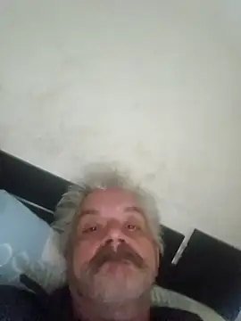 Snapshot of Fonse1860 chatting on November 2, 12:21 pm Fonse1860 online show from November 2, 12:21 pm