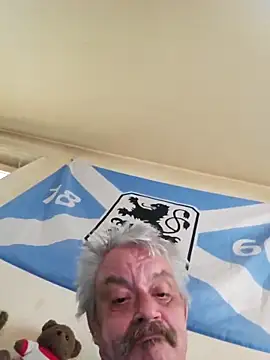 Snapshot of Fonse1860 chatting on March 1, 8:25 am Fonse1860 online show from March 1, 8:25 am