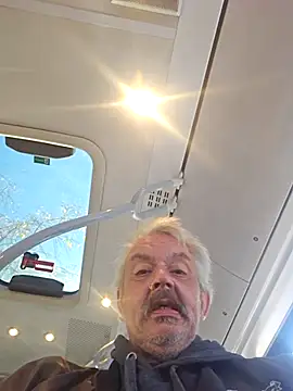 Snapshot of Fonse1860 chatting on October 24, 8:35 am Fonse1860 online show from October 24, 8:35 am