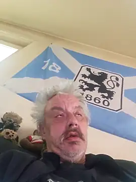 Snapshot of Fonse1860 chatting on November 18, 7:55 am Fonse1860 online show from November 18, 7:55 am