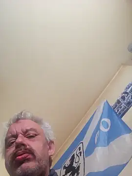 Snapshot of Fonse1860 chatting on February 4, 8:53 am Fonse1860 online show from February 4, 8:53 am