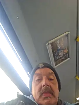 Snapshot of Fonse1860 chatting on February 18, 9:28 am Fonse1860 online show from February 18, 9:28 am