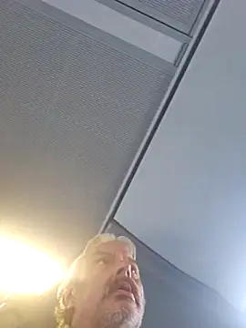 Snapshot of Fonse1860 chatting on November 26, 9:31 am Fonse1860 online show from November 26, 9:31 am