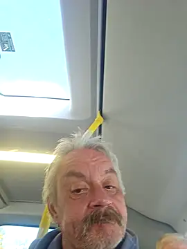 Snapshot of Fonse1860 chatting on October 29, 9:30 am Fonse1860 online show from October 29, 9:30 am