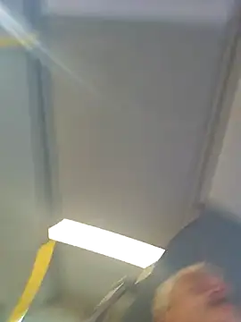 Snapshot of Fonse1860 chatting on October 21, 8:25 am Fonse1860 online show from October 21, 8:25 am