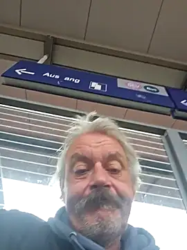 Snapshot of Fonse1860 chatting on November 21, 9:41 am Fonse1860 online show from November 21, 9:41 am