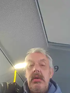 Snapshot of Fonse1860 chatting on November 12, 9:24 am Fonse1860 online show from November 12, 9:24 am