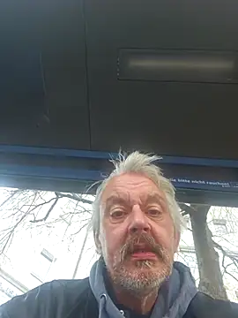 Snapshot of Fonse1860 chatting on October 30, 9:29 am Fonse1860 online show from October 30, 9:29 am