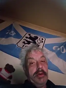 Snapshot of Fonse1860 chatting on February 21, 5:31 am Fonse1860 online show from February 21, 5:31 am