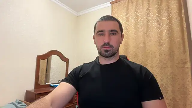 Snapshot of Hard_to_Obey chatting on November 23, 6:29 pm Hard to Obey online show from November 23, 6:29 pm