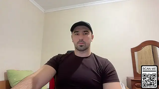 Snapshot of Hard_to_Obey chatting on December 17, 6:13 pm Hard to Obey online show from December 17, 6:13 pm