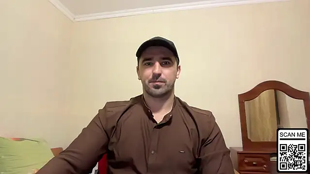 Snapshot of Hard_to_Obey chatting on December 15, 6:47 pm Hard to Obey online show from December 15, 6:47 pm