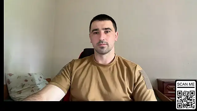Snapshot of Hard_to_Obey chatting on June 20, 10:42 am Hard to Obey online show from June 20, 10:42 am