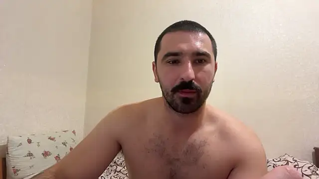 Snapshot of Hard_to_Obey chatting on November 3, 8:12 pm Hard to Obey online show from November 3, 8:12 pm