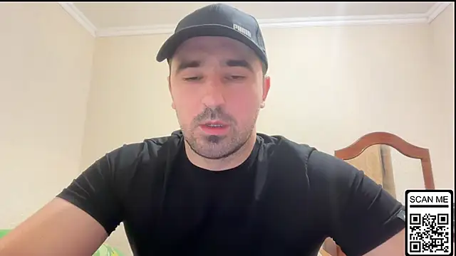 Snapshot of Hard_to_Obey chatting on December 5, 8:17 pm Hard to Obey online show from December 5, 8:17 pm