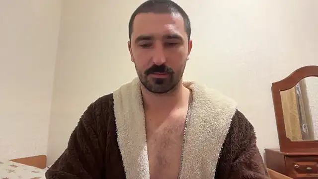 Snapshot of Hard_to_Obey chatting on November 1, 7:41 pm Hard to Obey online show from November 1, 7:41 pm