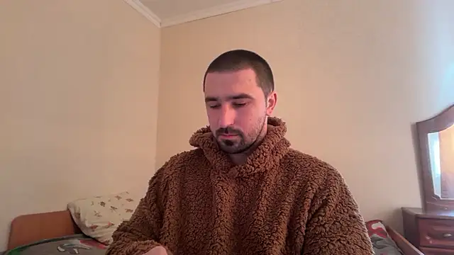 Snapshot of Hard_to_Obey chatting on February 1, 11:19 am Hard to Obey online show from February 1, 11:19 am