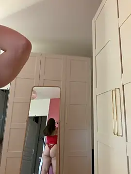 chloedlm5 online show from April 7, 8:49 am