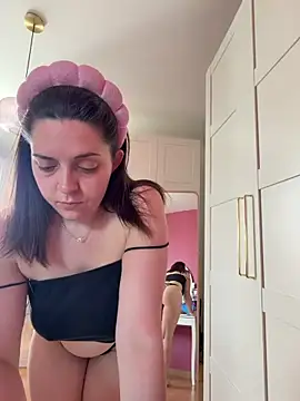 chloedlm5 online show from April 9, 8:53 am