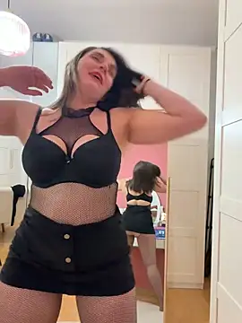 chloedlm5 online show from April 3, 8:59 pm