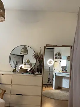 chloedlm5 online show from February 11, 9:42 am