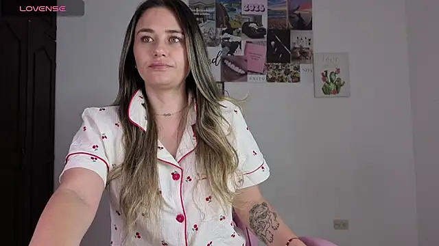 Veronika  Winslow  online show from February 25, 9:20 am