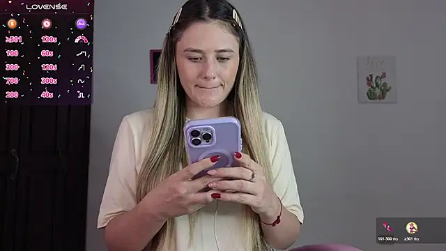 Veronika  Winslow  online show from November 4, 5:22 am