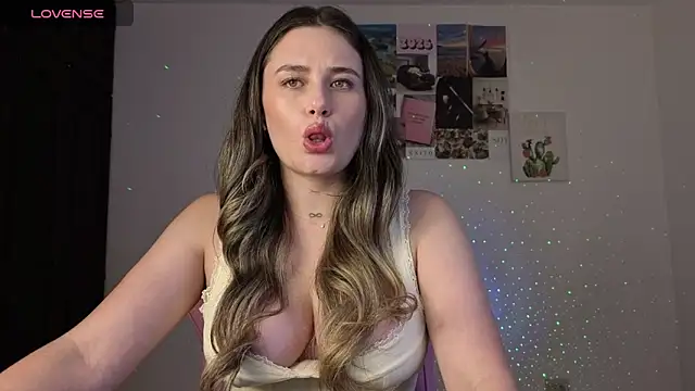 Veronika  Winslow  online show from May 14, 5:15 am