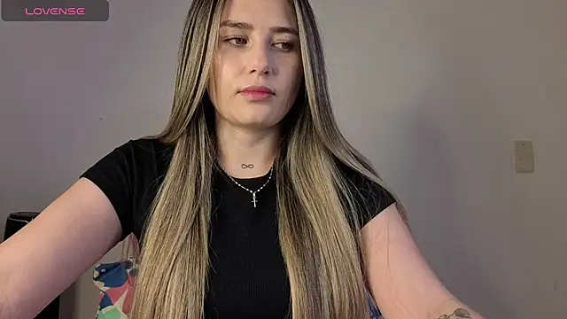 Veronika  Winslow  online show from November 18, 5:55 am