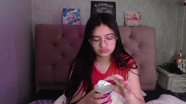 Snapshot of laurenelove chatting on September 21, 3:55 am laurenelove online show from September 21, 3:55 am